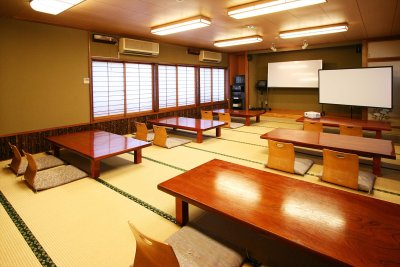 会議室　1時間5000円～　<br />※要事前予約