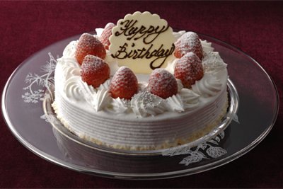 ホールケーキ　￥3300円/4400円/5500円 (税込）